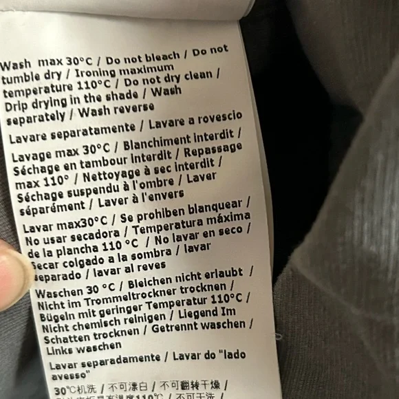 RAER/ RARE Rag Restyle Recycle Button Down Sleeve Less Women Size Medium - Picture 8 of 9